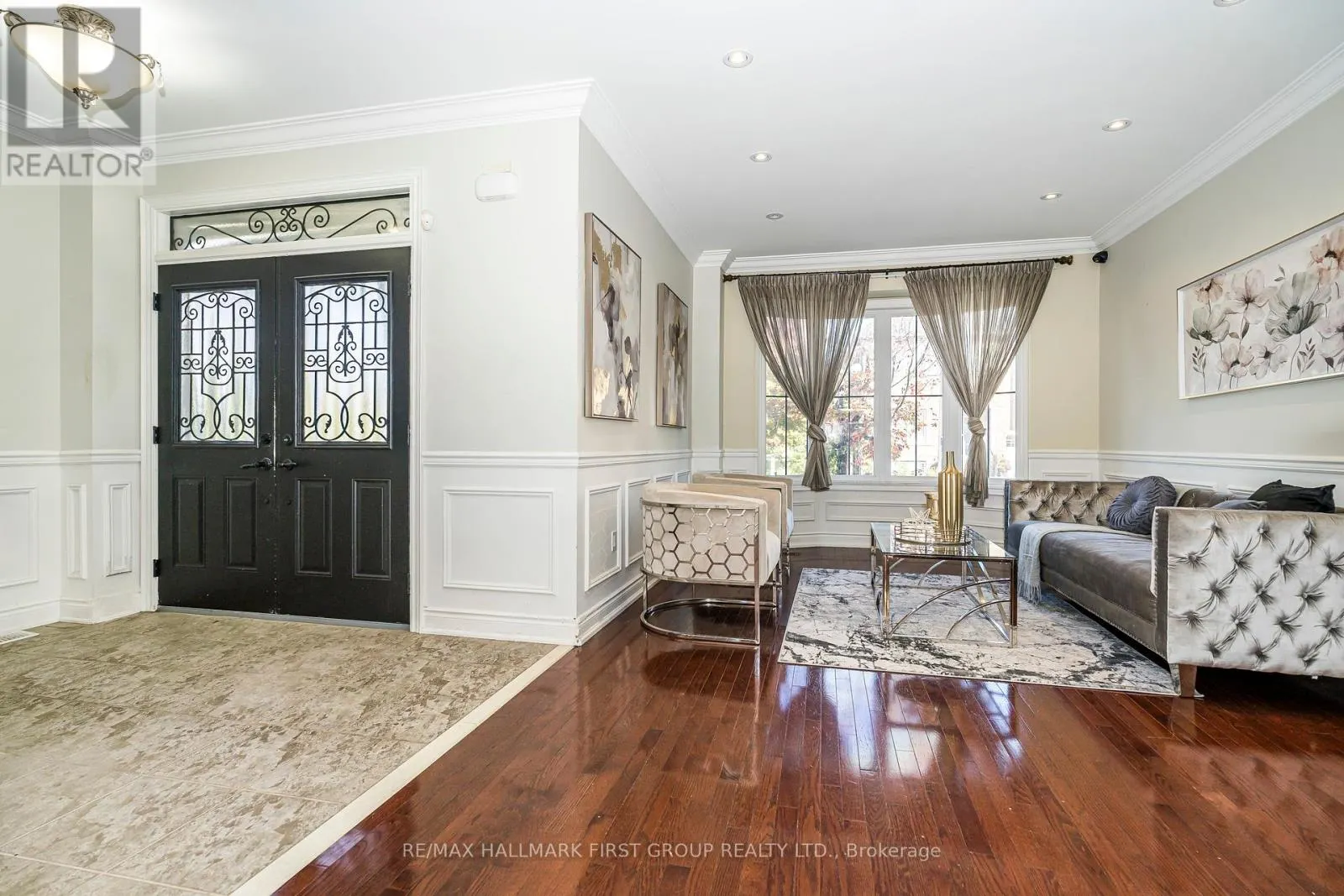 24 PORTELLI CRESCENT