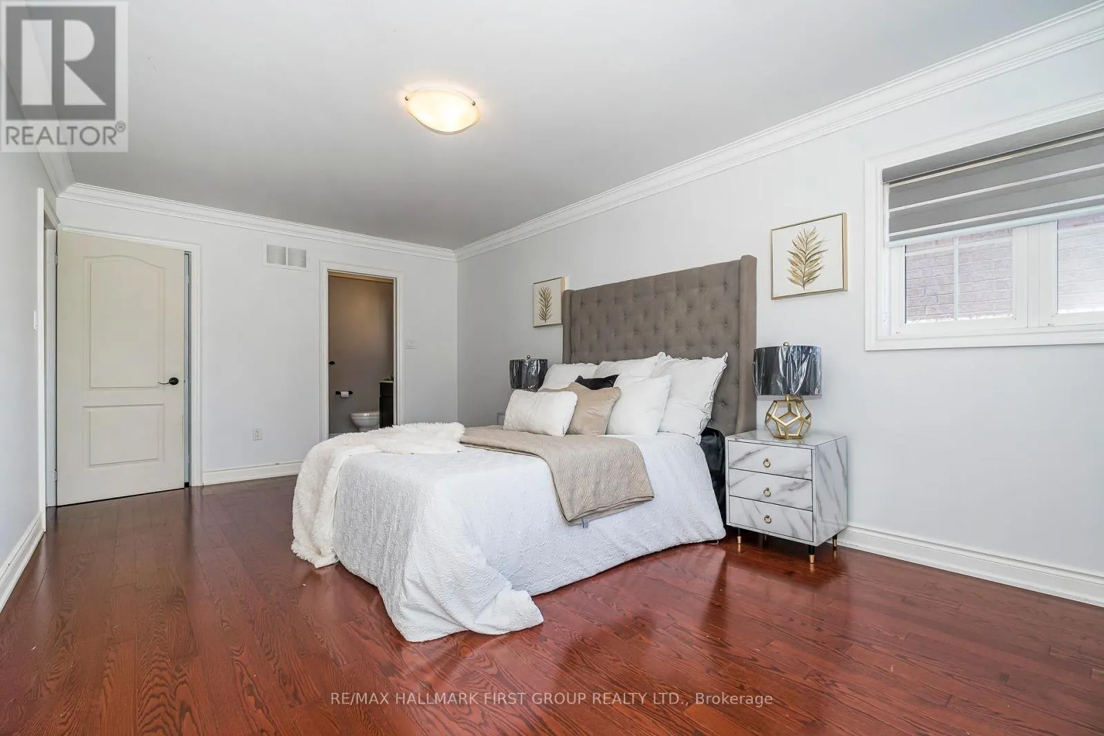 24 PORTELLI CRESCENT