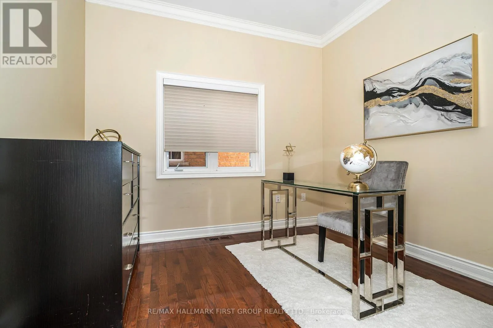 24 PORTELLI CRESCENT