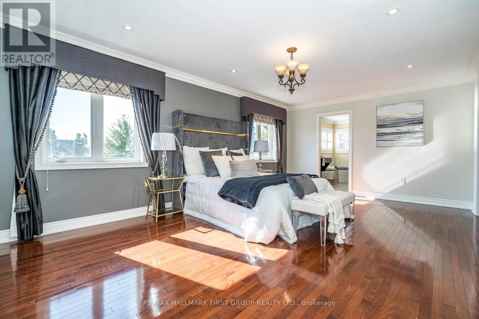 24 PORTELLI CRESCENT