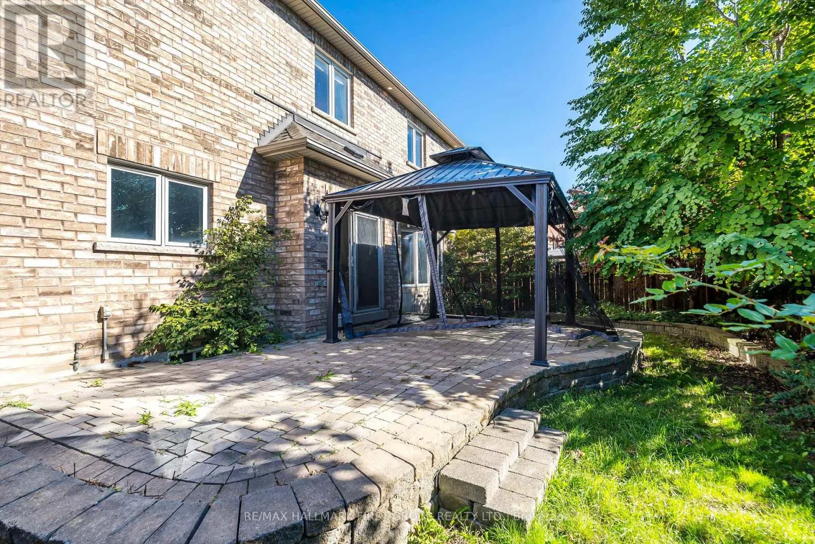 24 PORTELLI CRESCENT