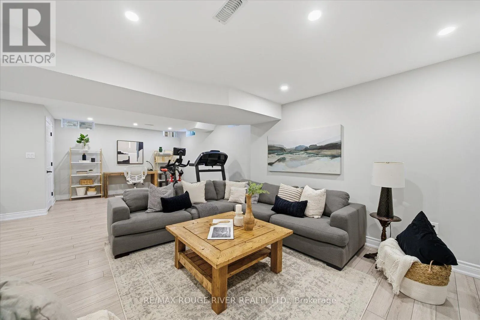 245 BLACKWELL CRESCENT
