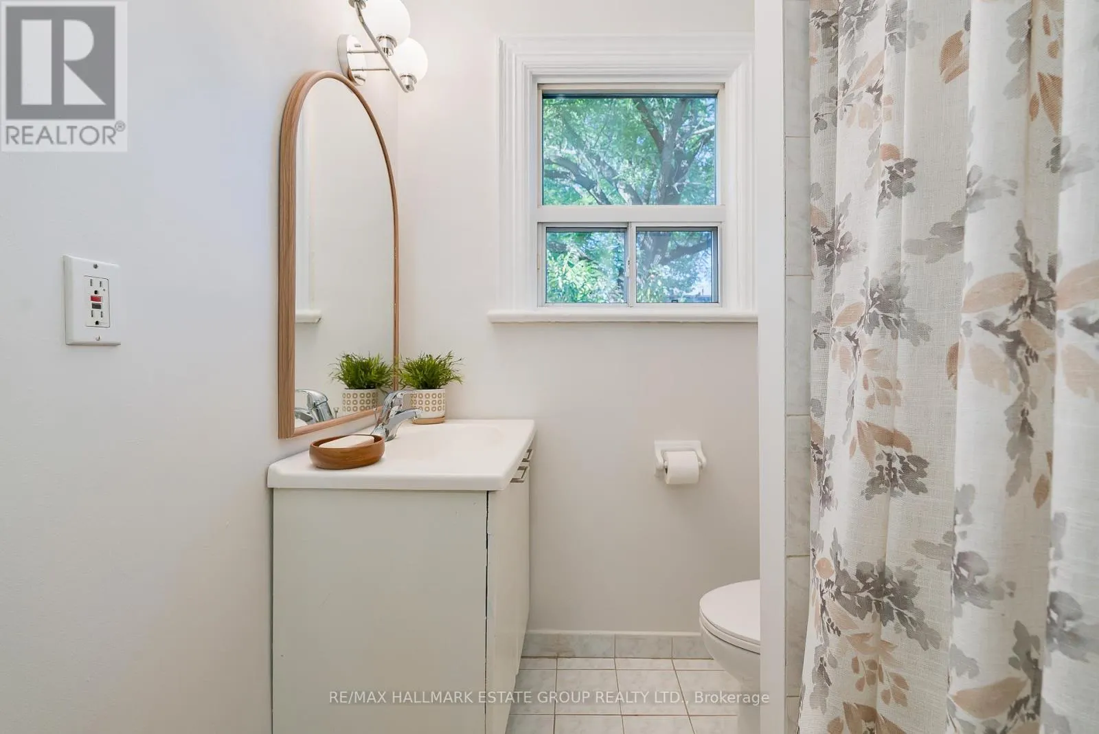 4 RIVERDALE AVENUE