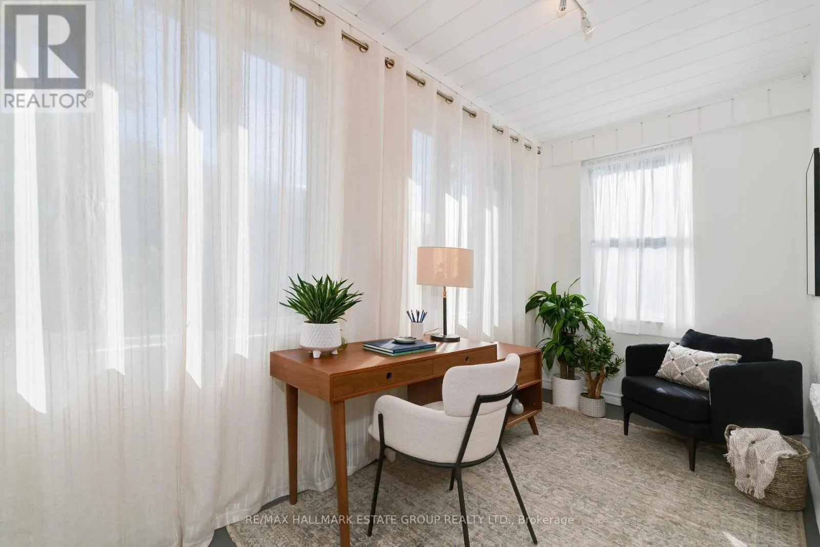 4 RIVERDALE AVENUE