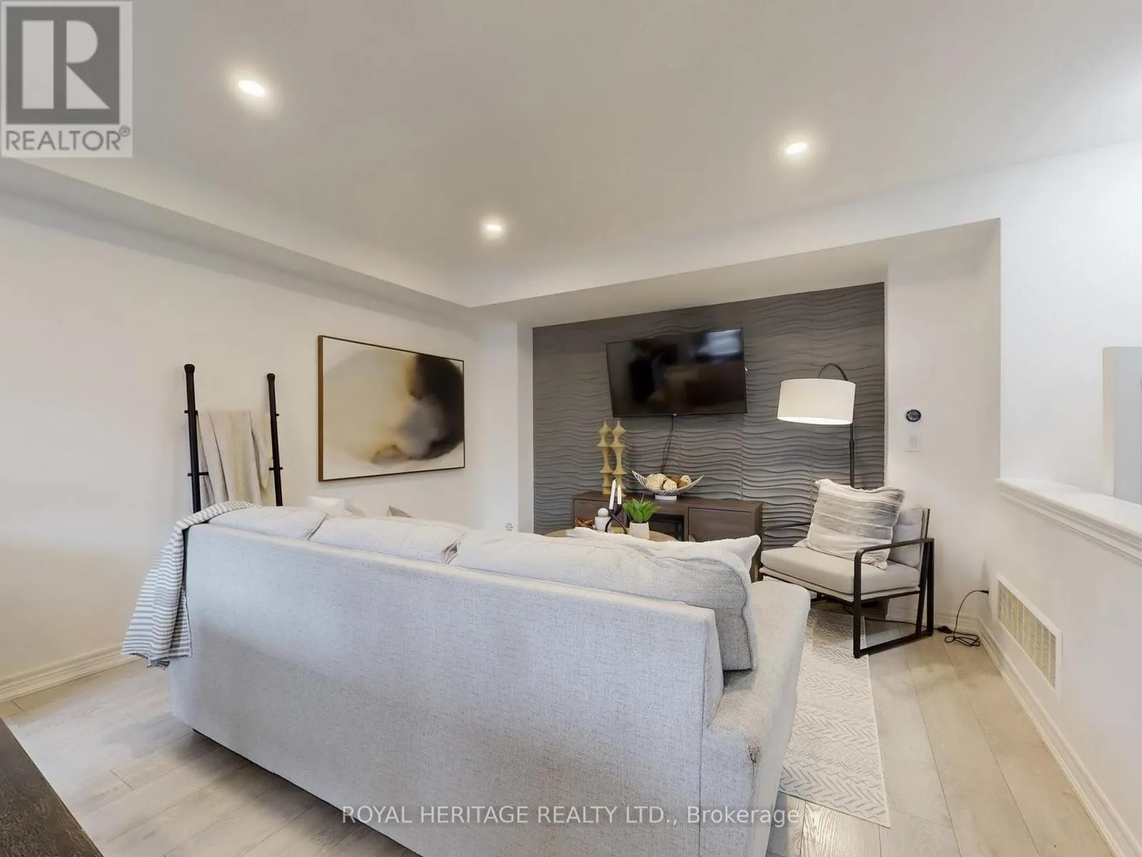91 TABARET CRESCENT
