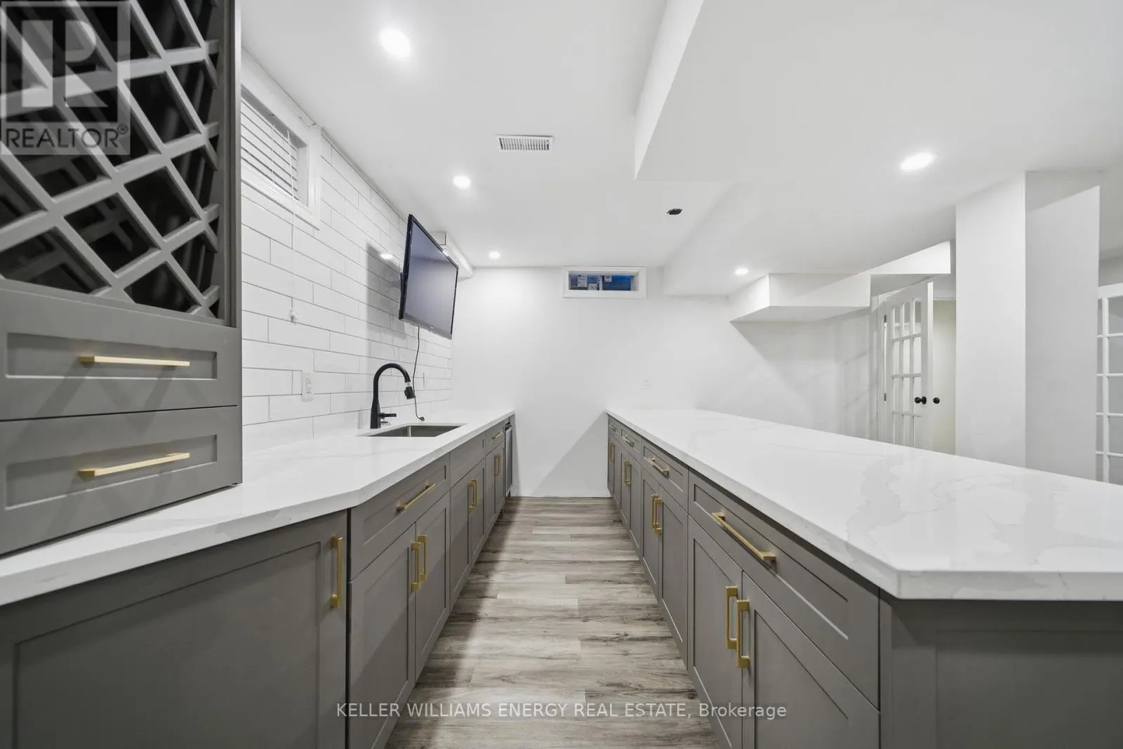 872 BLACK CHERRY DRIVE