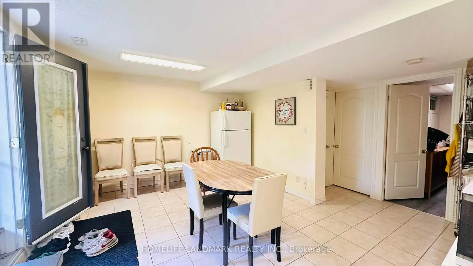 26 ASHGLEN COURT