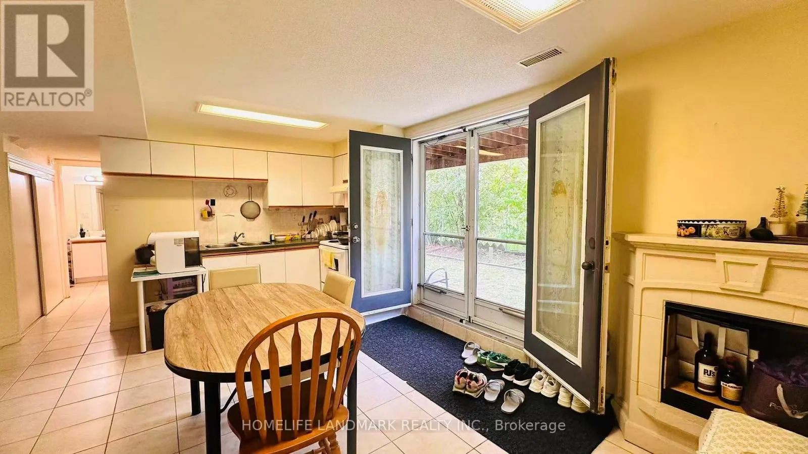 26 ASHGLEN COURT