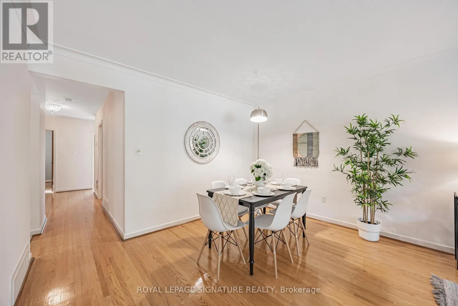 28 SEDGEMOUNT DRIVE