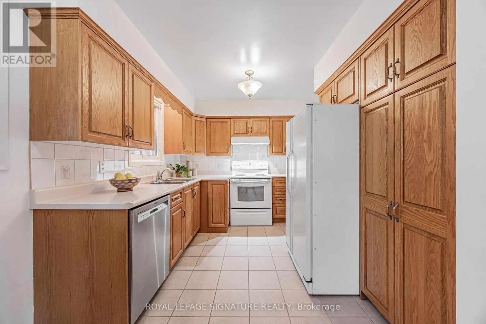28 SEDGEMOUNT DRIVE
