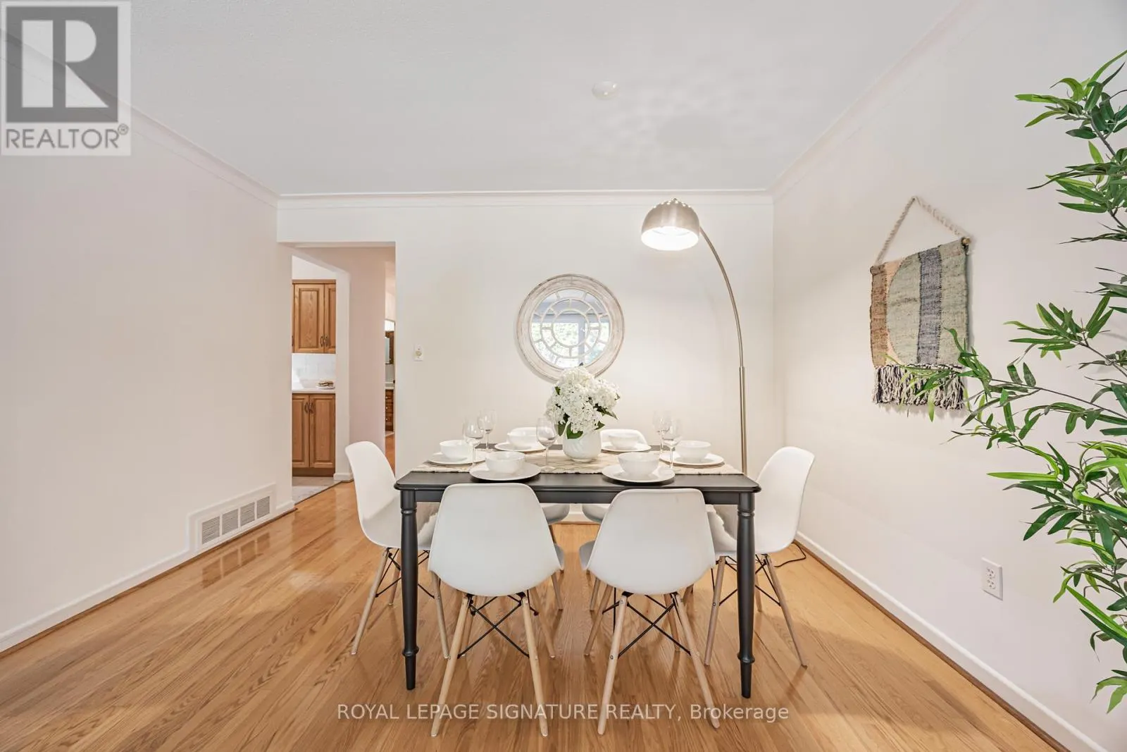 28 SEDGEMOUNT DRIVE