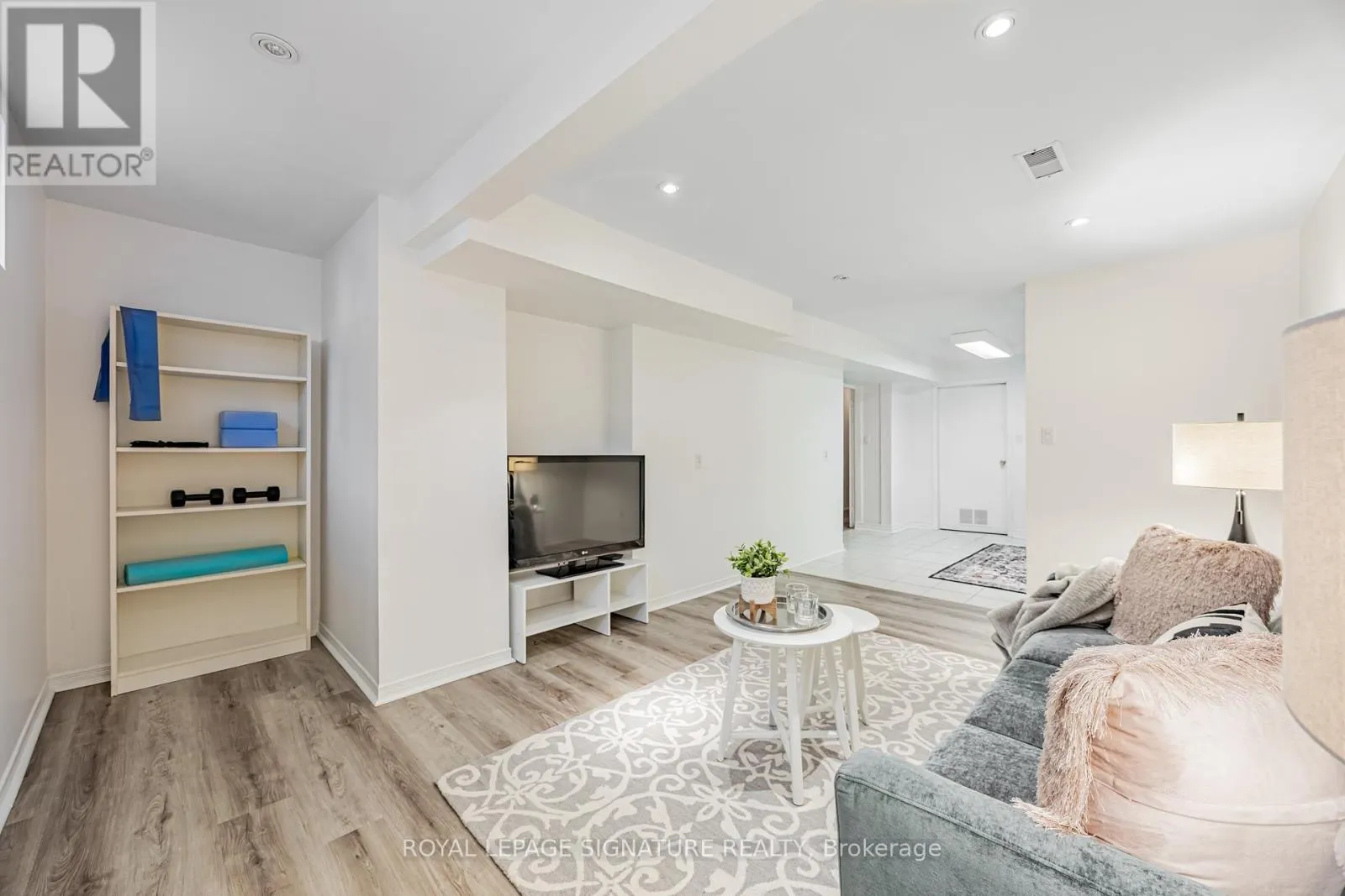 28 SEDGEMOUNT DRIVE