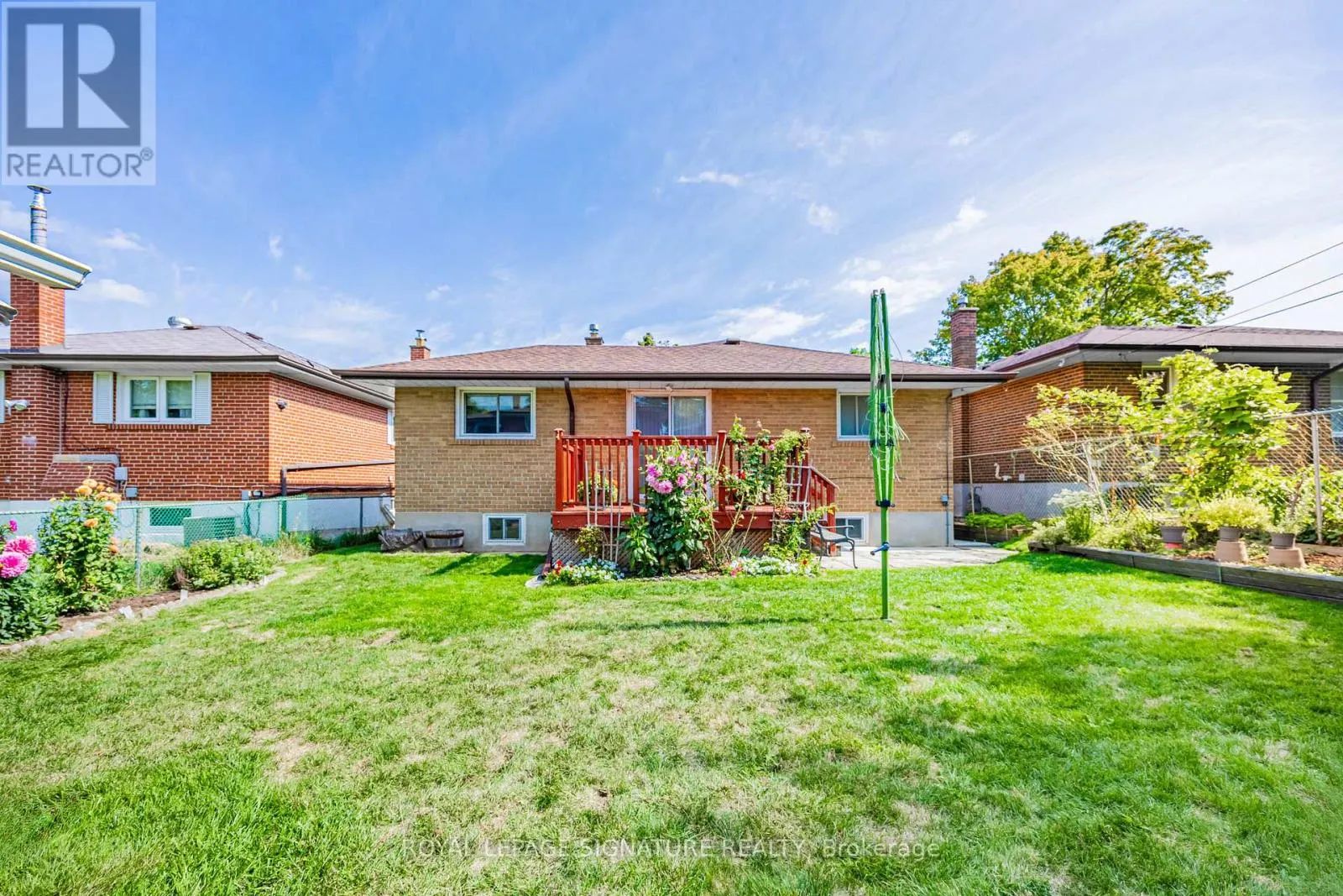 28 SEDGEMOUNT DRIVE