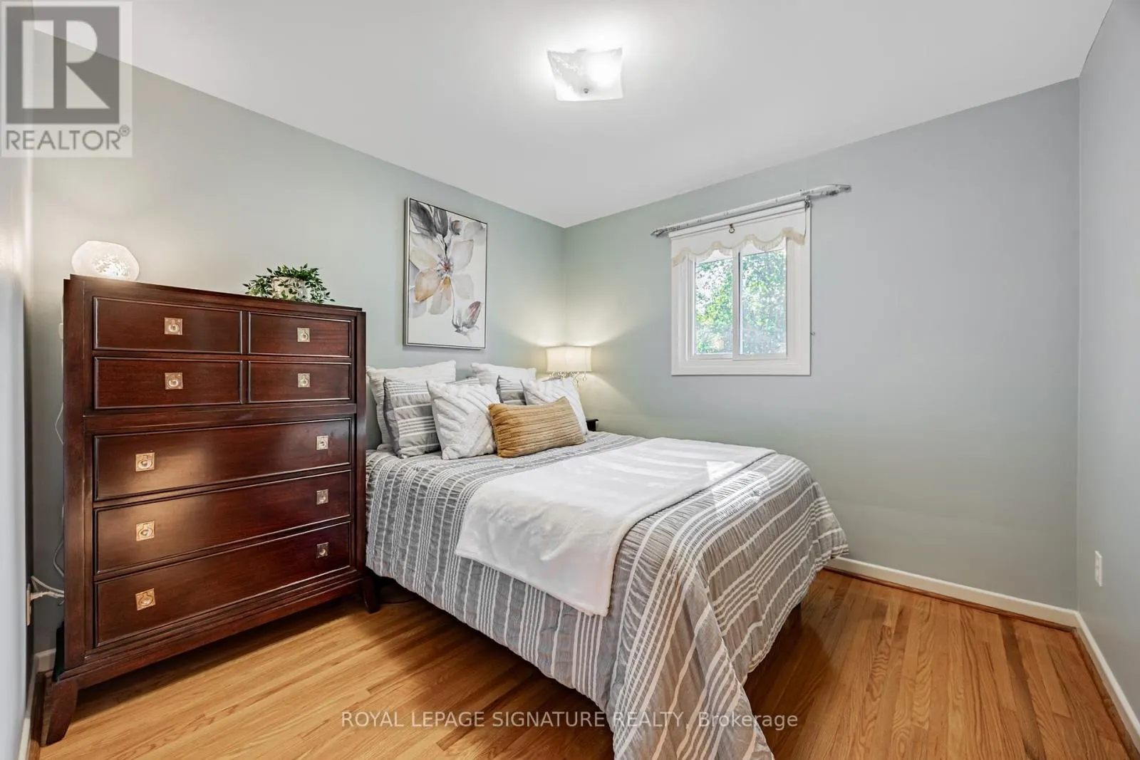 28 SEDGEMOUNT DRIVE