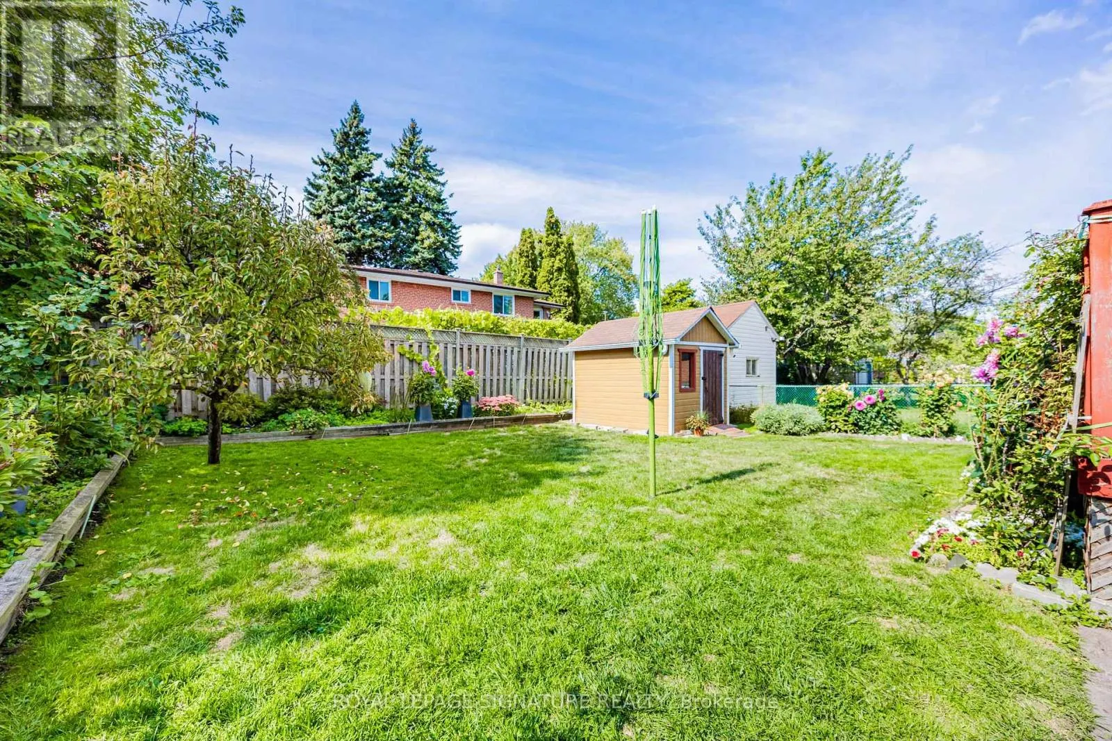28 SEDGEMOUNT DRIVE