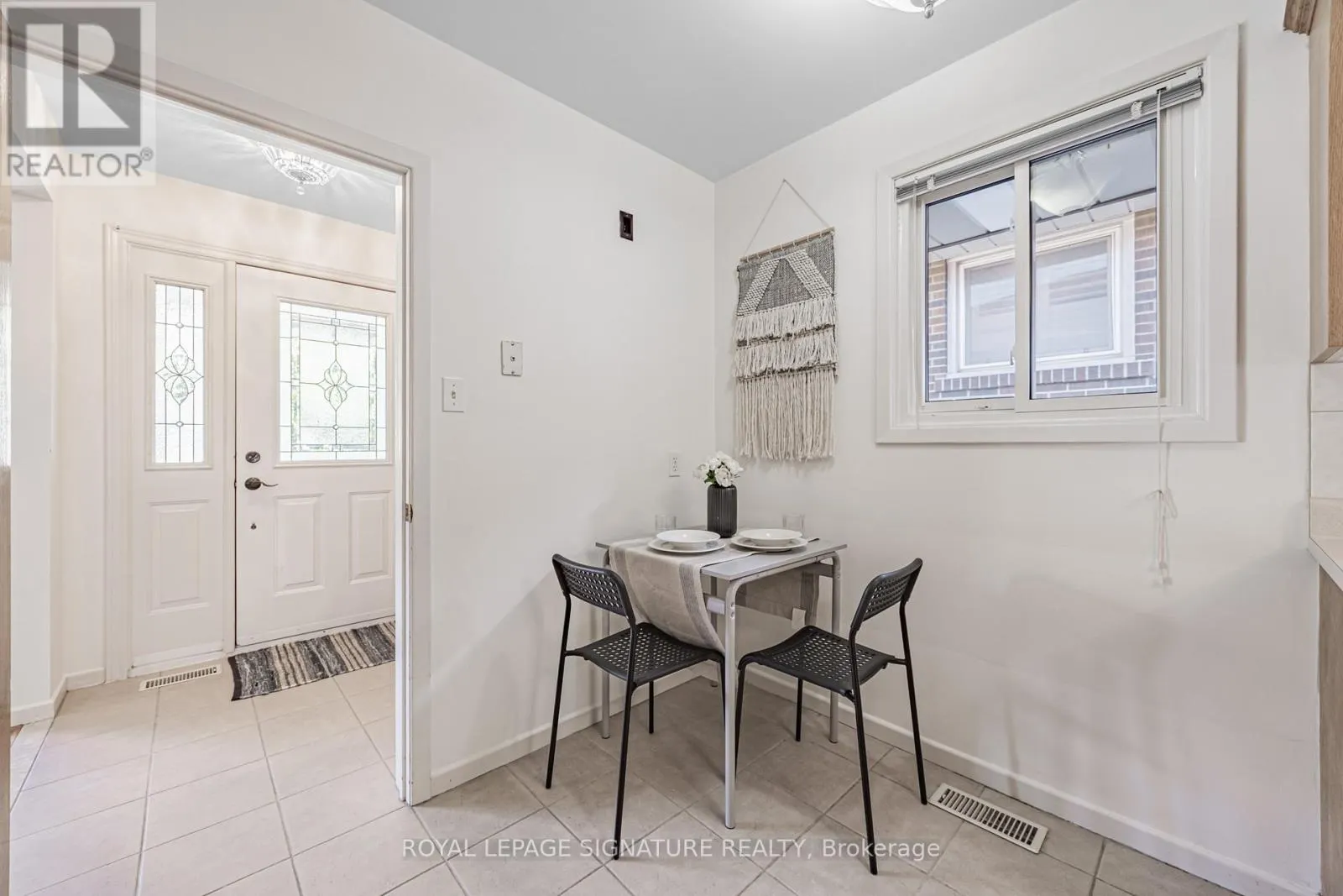 28 SEDGEMOUNT DRIVE