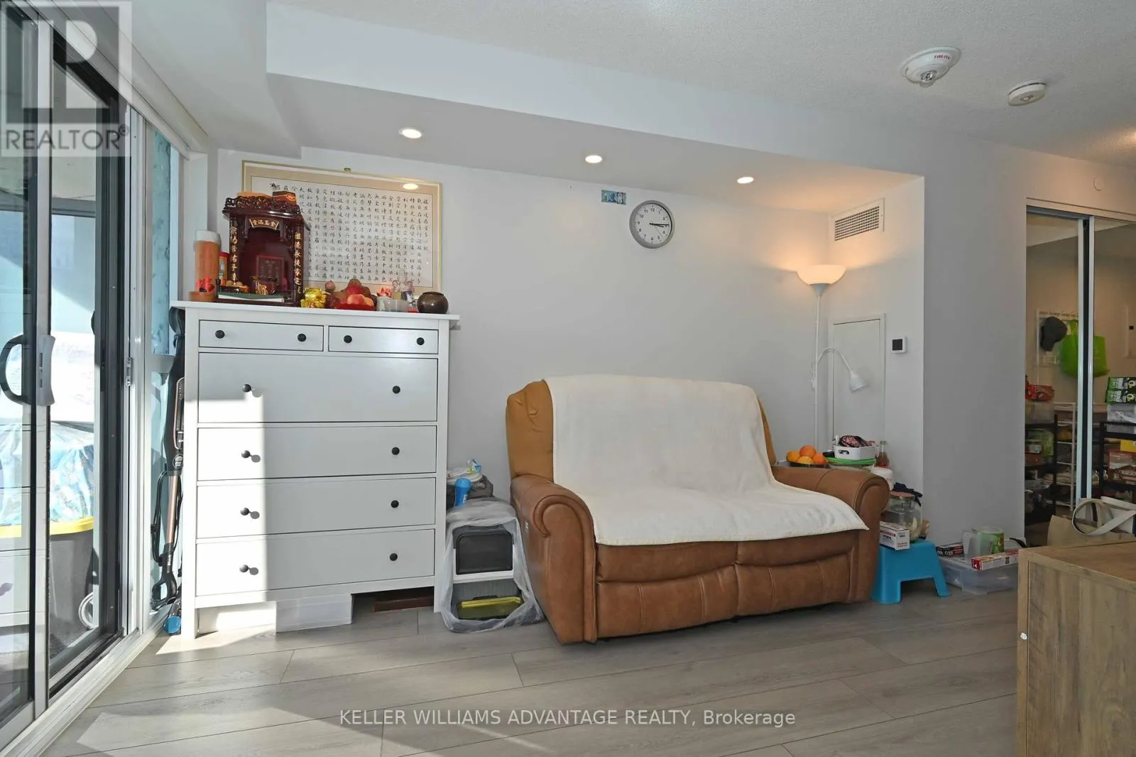 728 - 20 MEADOWGLEN PLACE