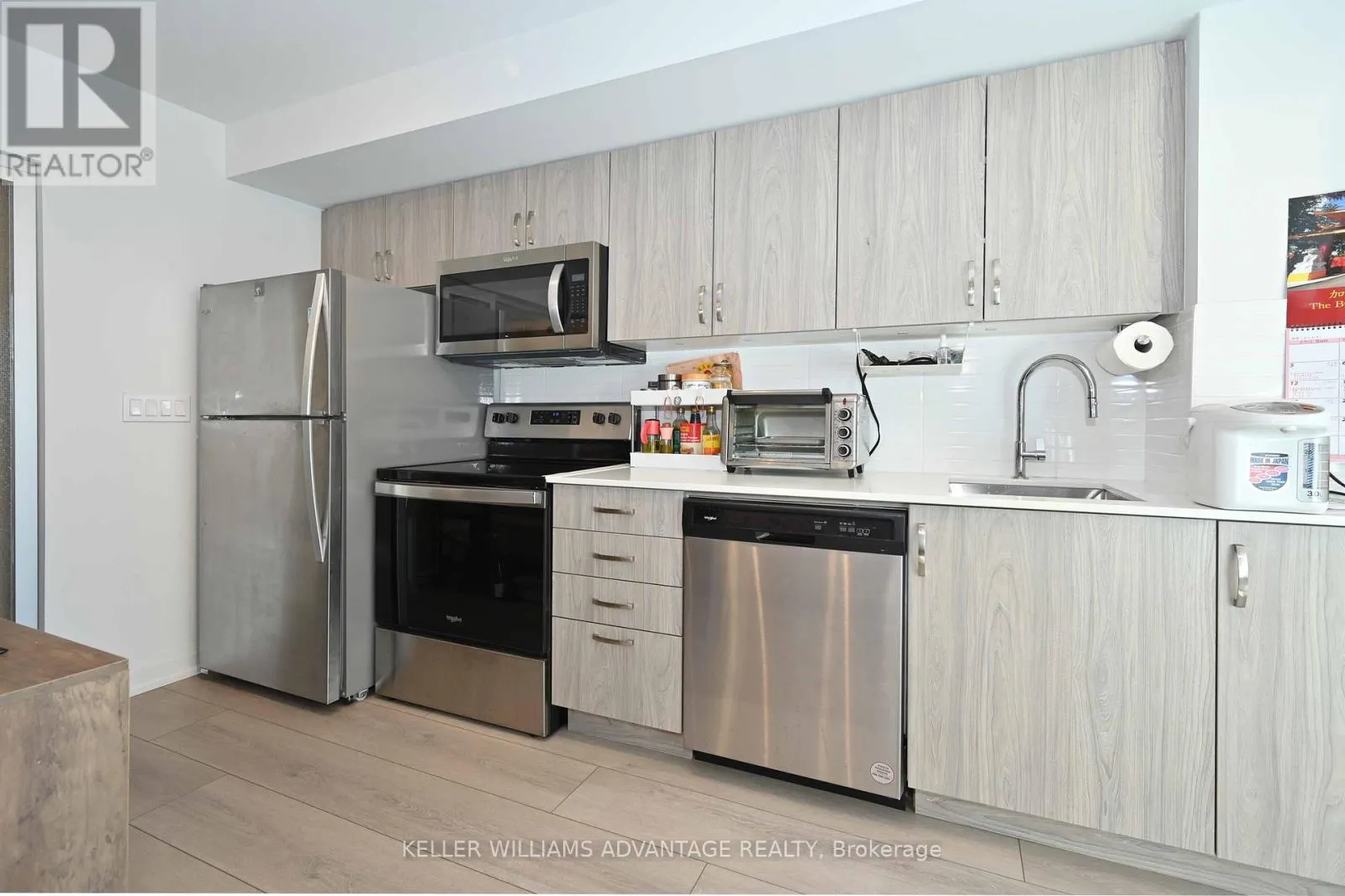 728 - 20 MEADOWGLEN PLACE