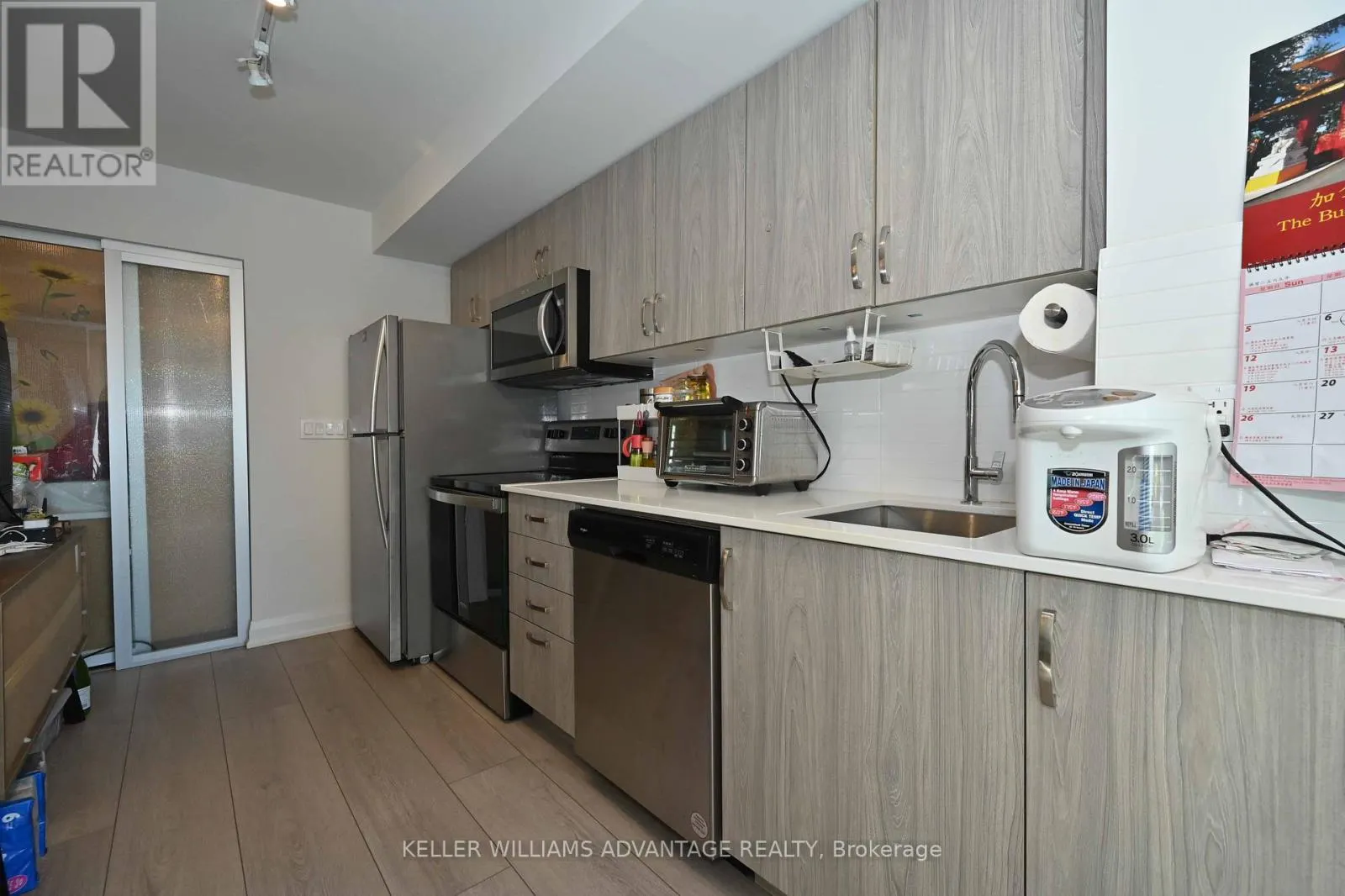 728 - 20 MEADOWGLEN PLACE