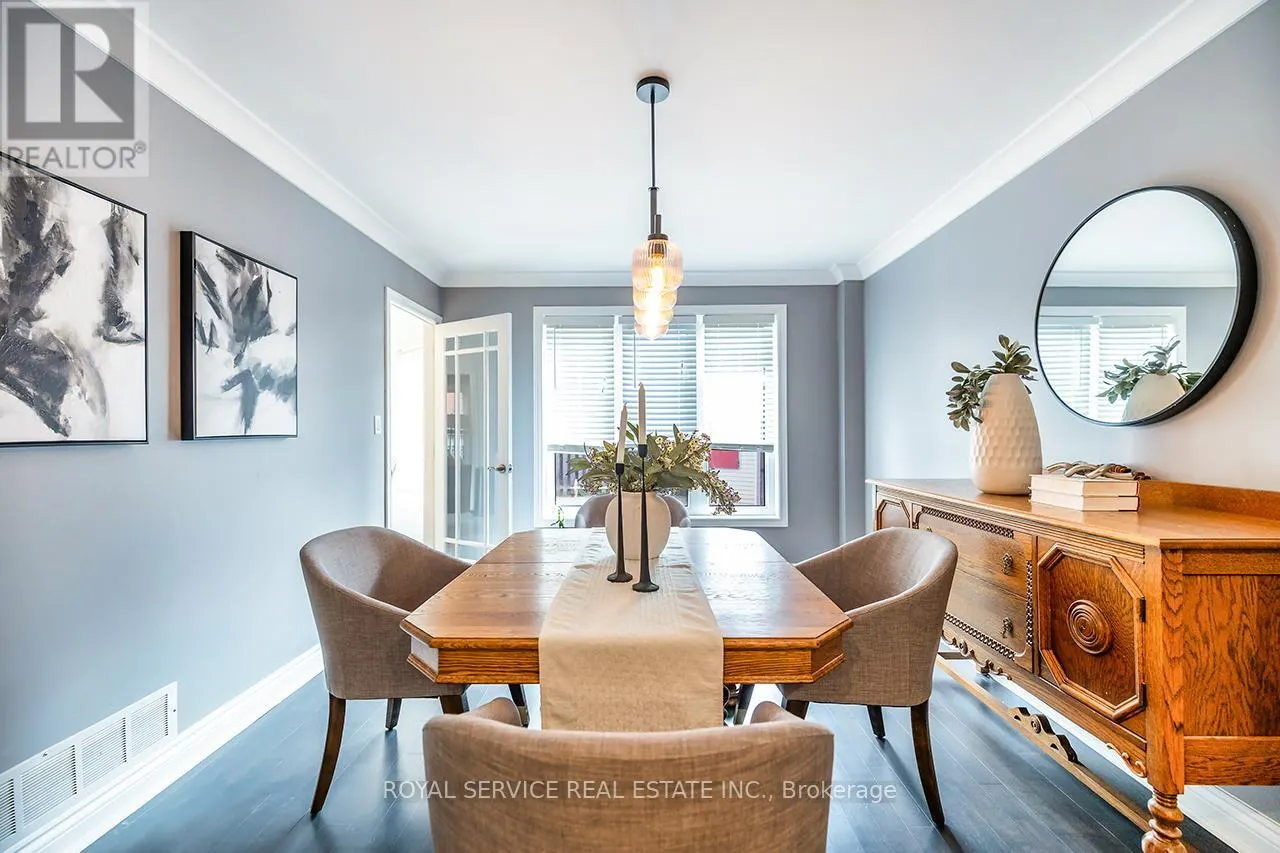 55 WHITE CLIFFE DRIVE