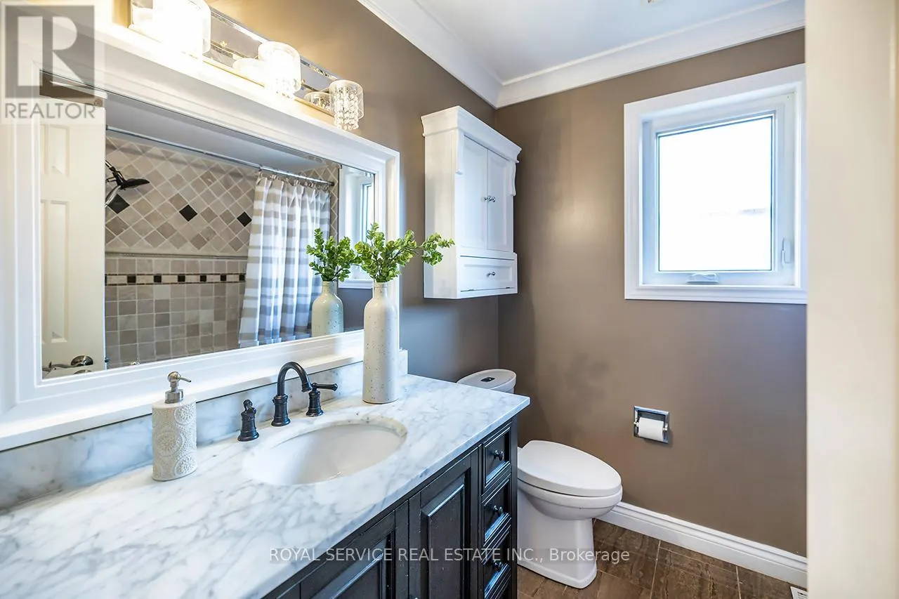 55 WHITE CLIFFE DRIVE