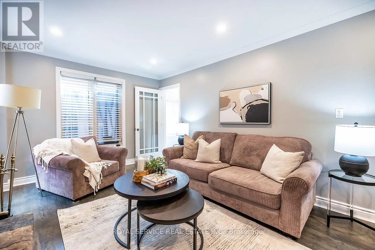 55 WHITE CLIFFE DRIVE