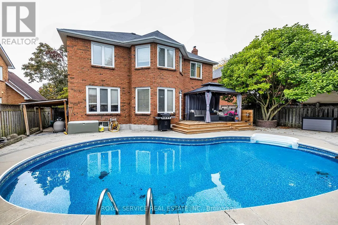 55 WHITE CLIFFE DRIVE