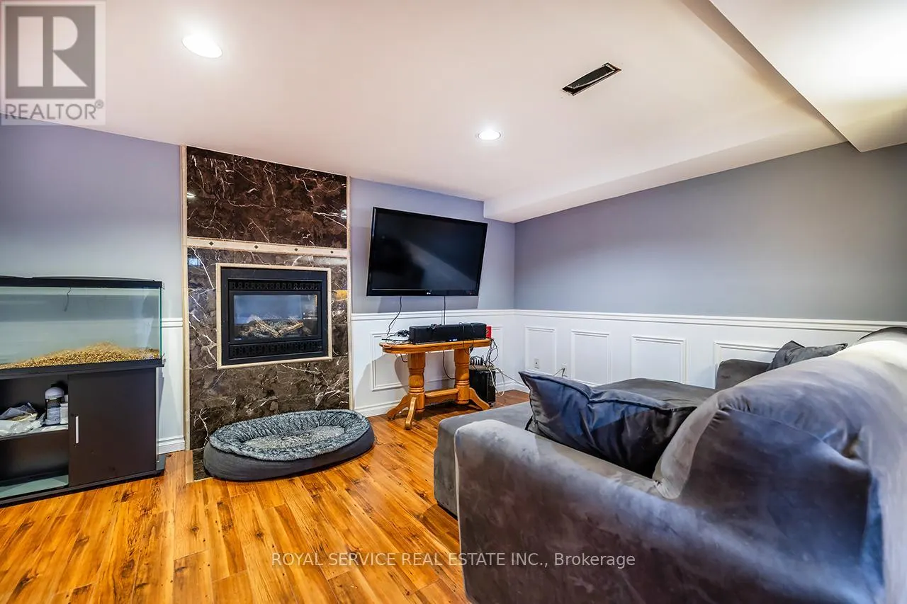 55 WHITE CLIFFE DRIVE