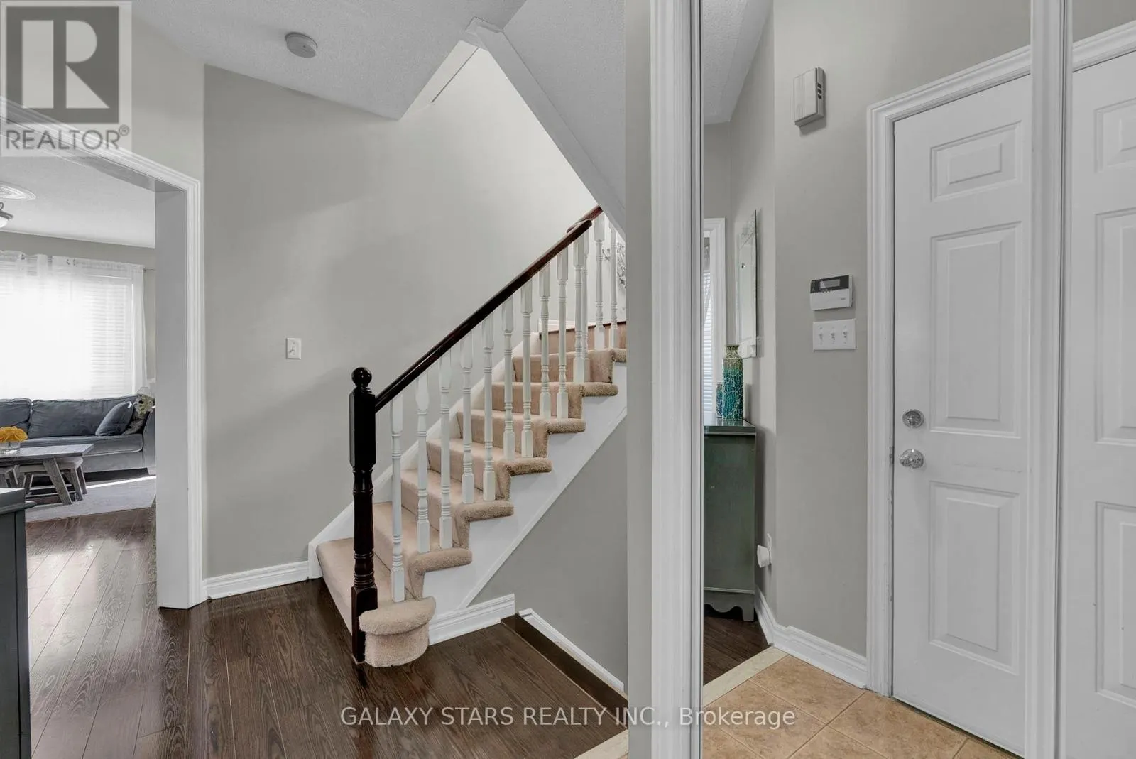 74 NORTHGROVE CRESCENT