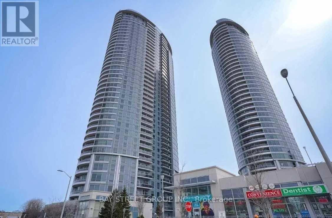 825 - 135 VILLAGE GREEN SQUARE