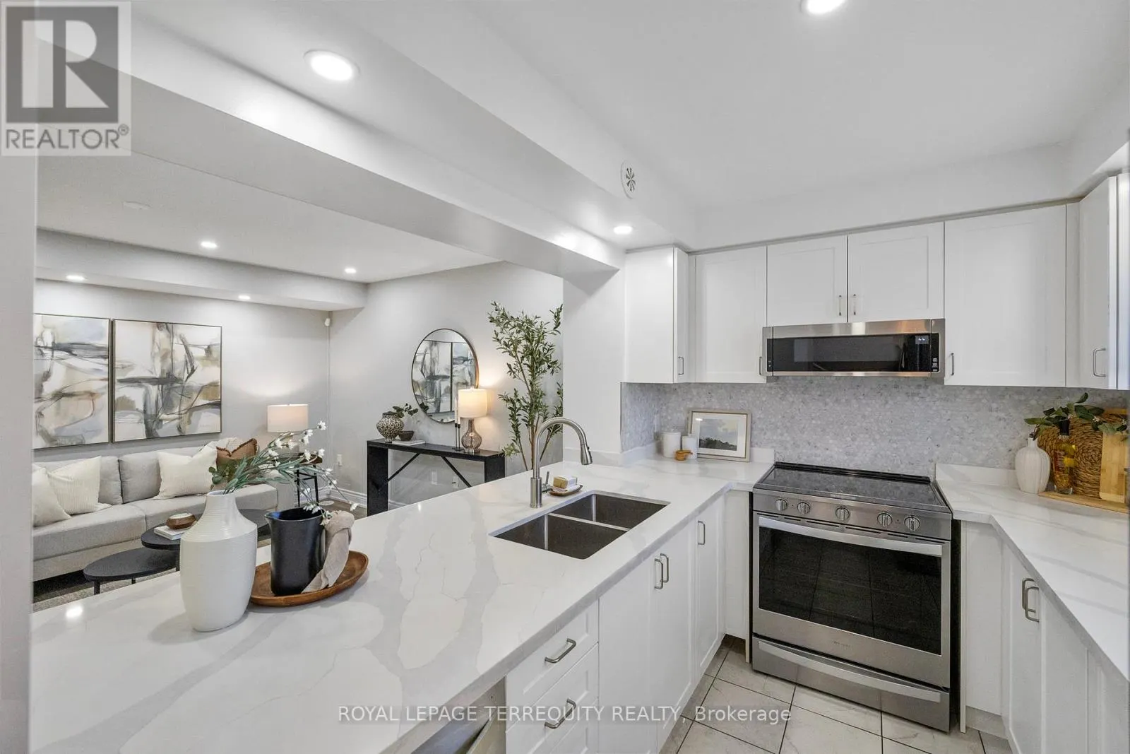 1058 CLIPPER LANE
