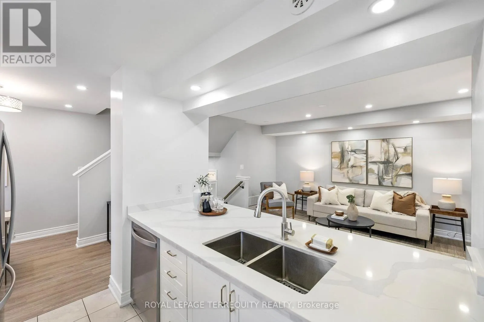 1058 CLIPPER LANE