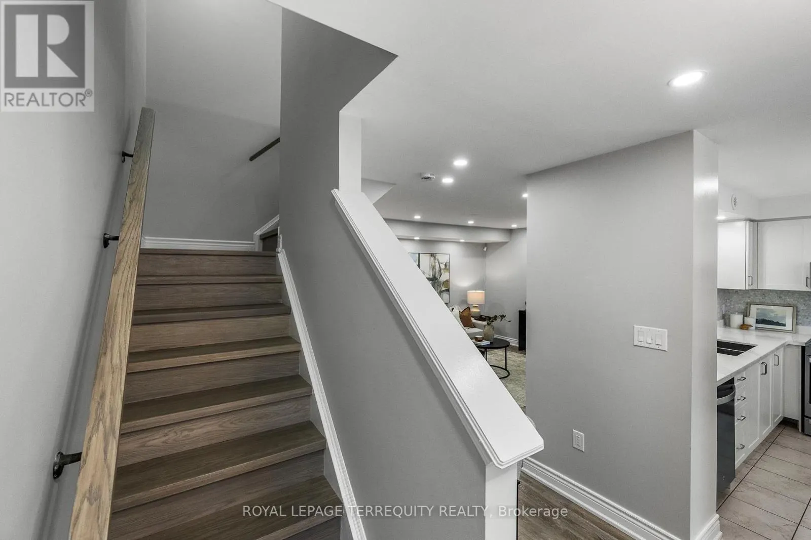 1058 CLIPPER LANE