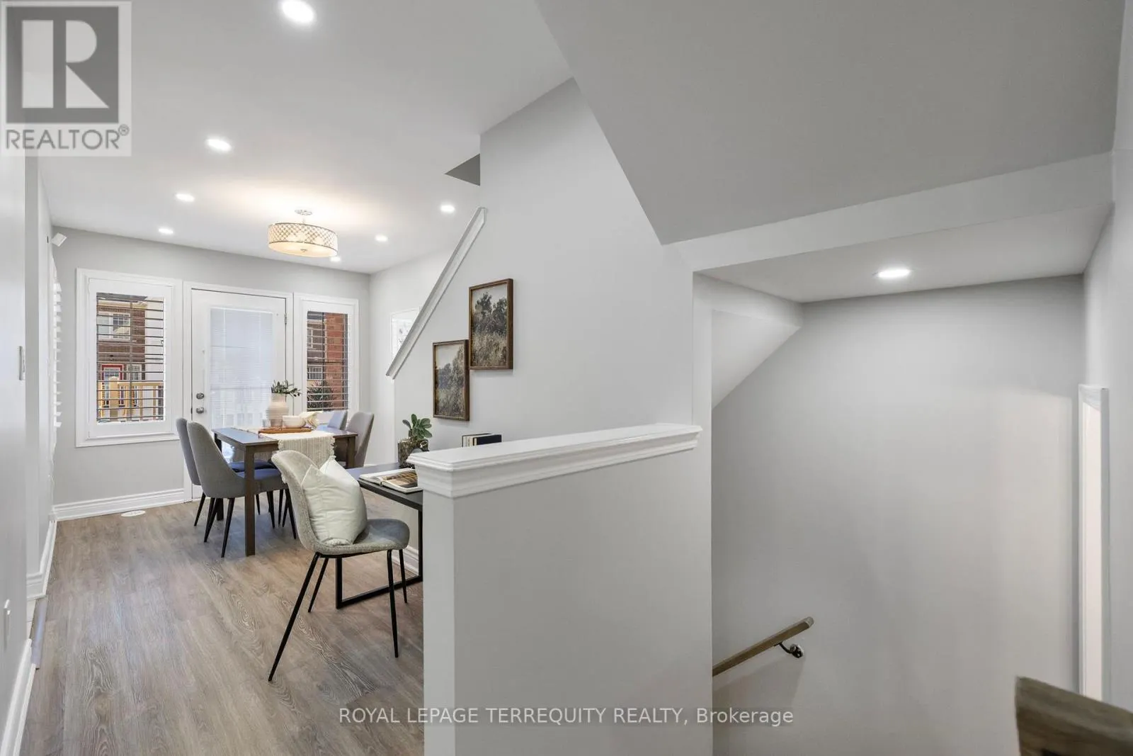 1058 CLIPPER LANE