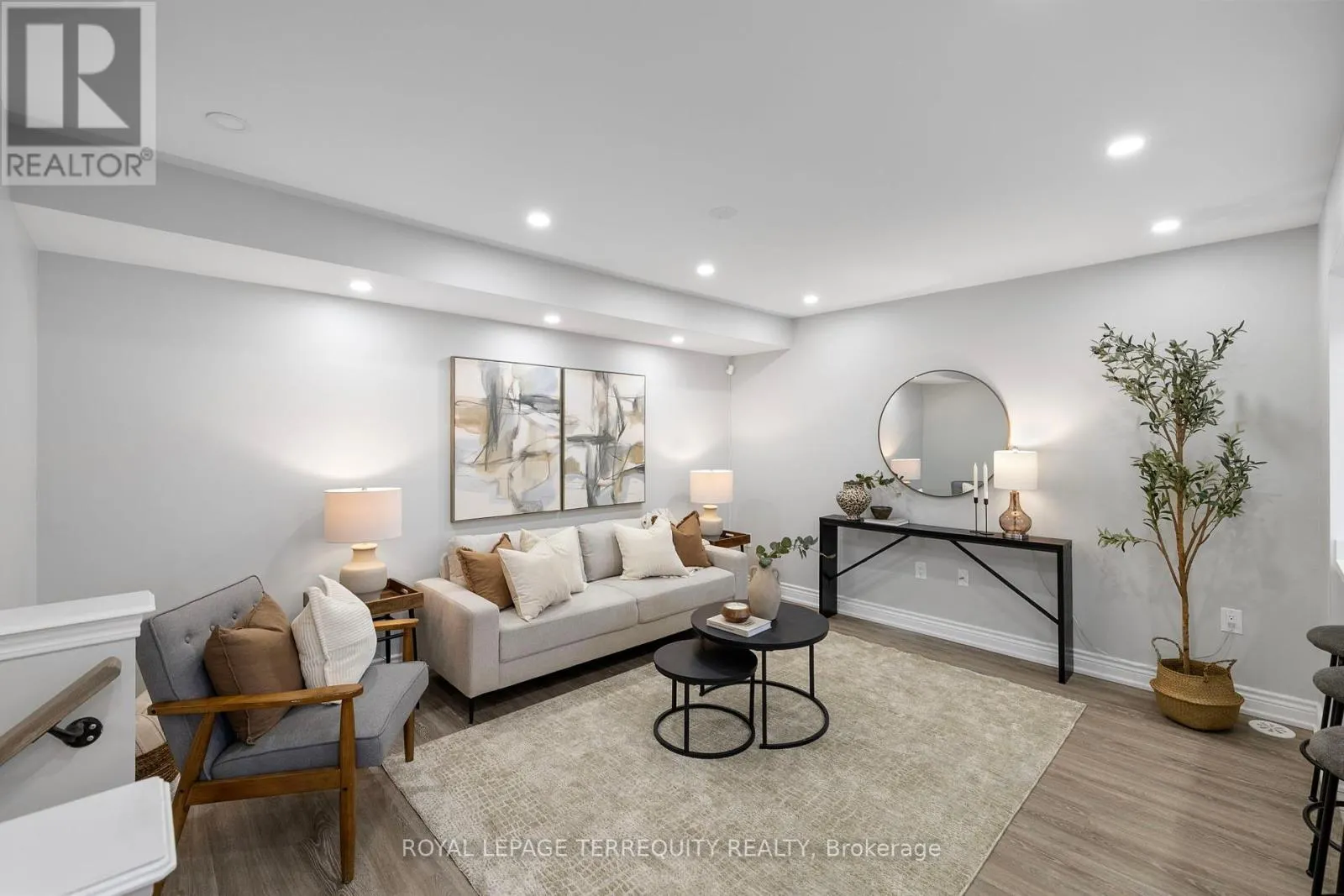 1058 CLIPPER LANE