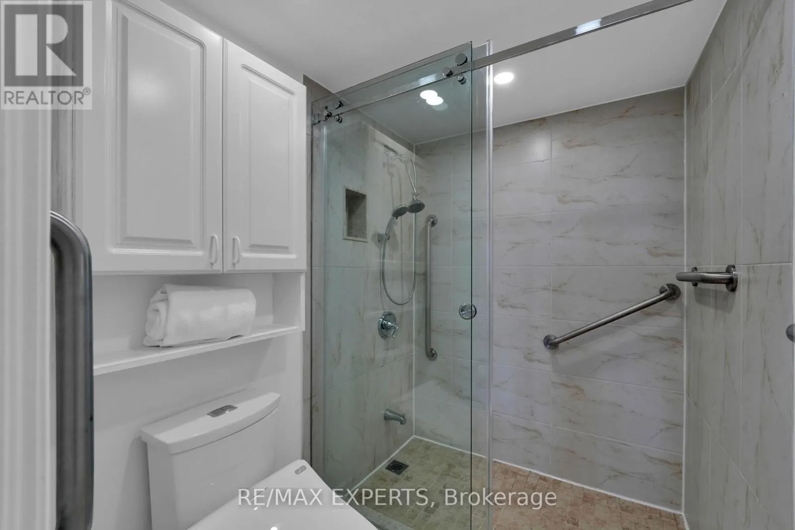 1811 - 2350 BRIDLETOWNE CIRCLE