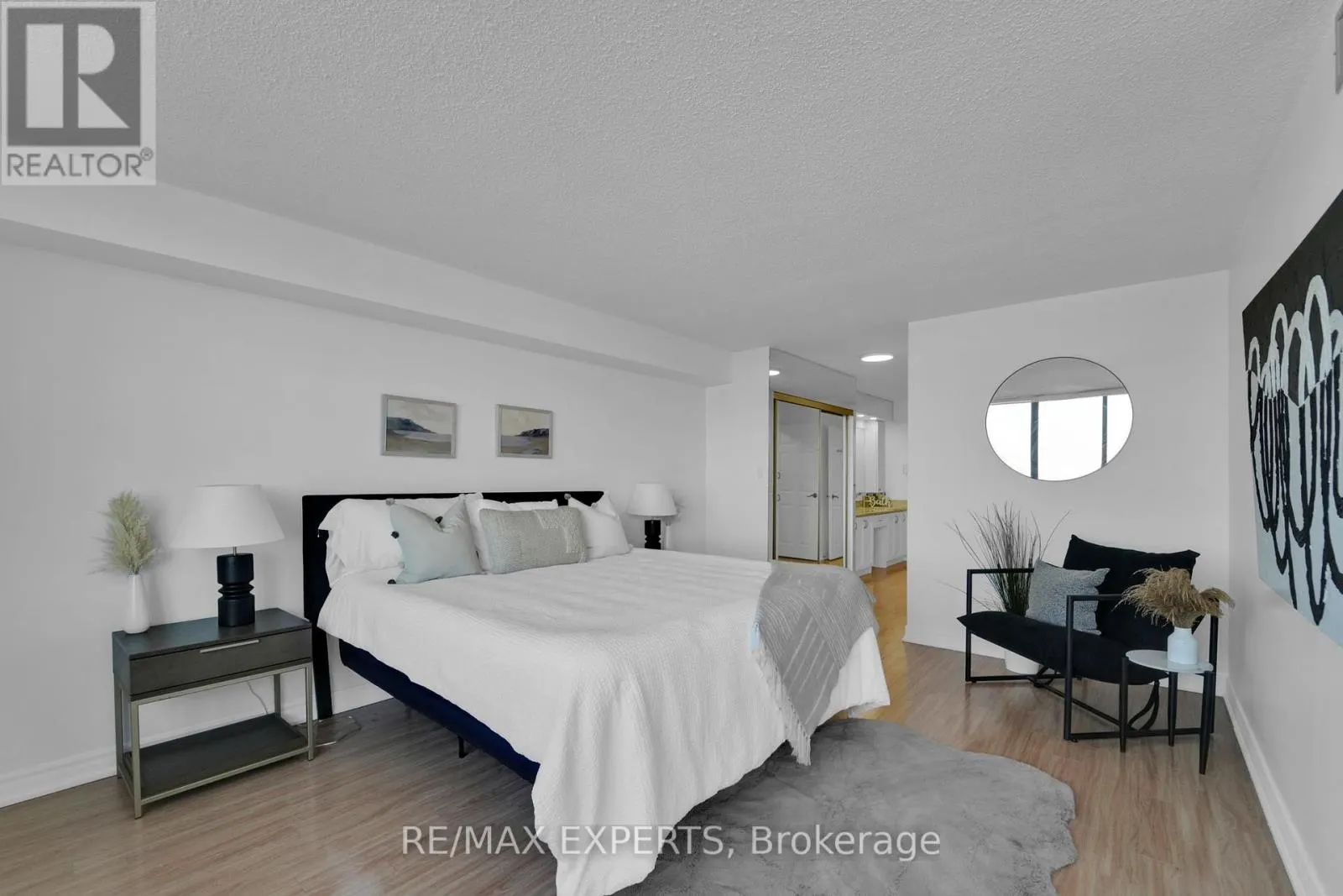 1811 - 2350 BRIDLETOWNE CIRCLE
