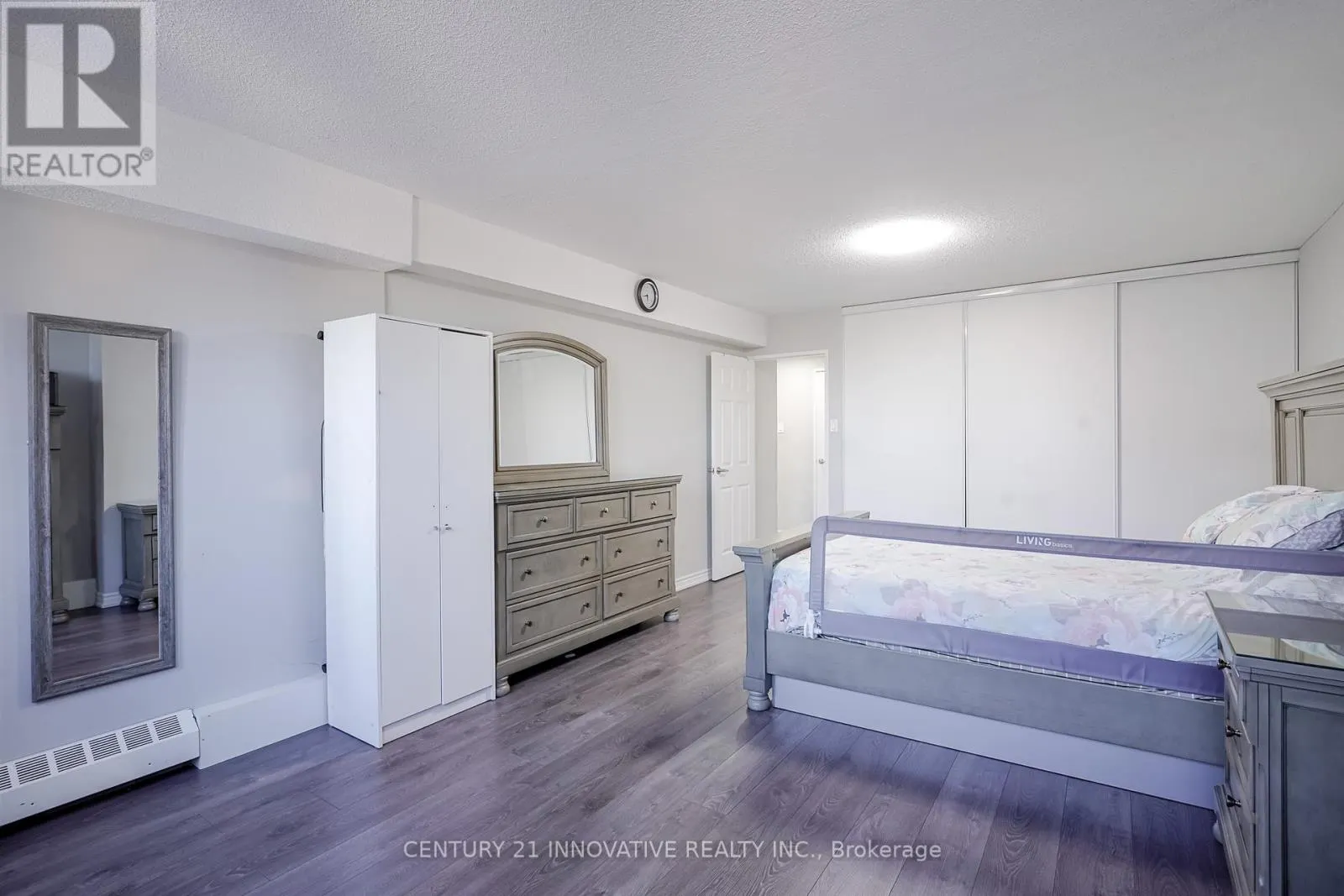 205 - 5580 SHEPPARD AVENUE E
