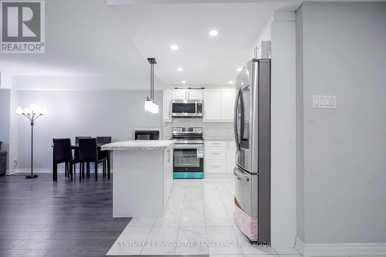 205 - 5580 SHEPPARD AVENUE E