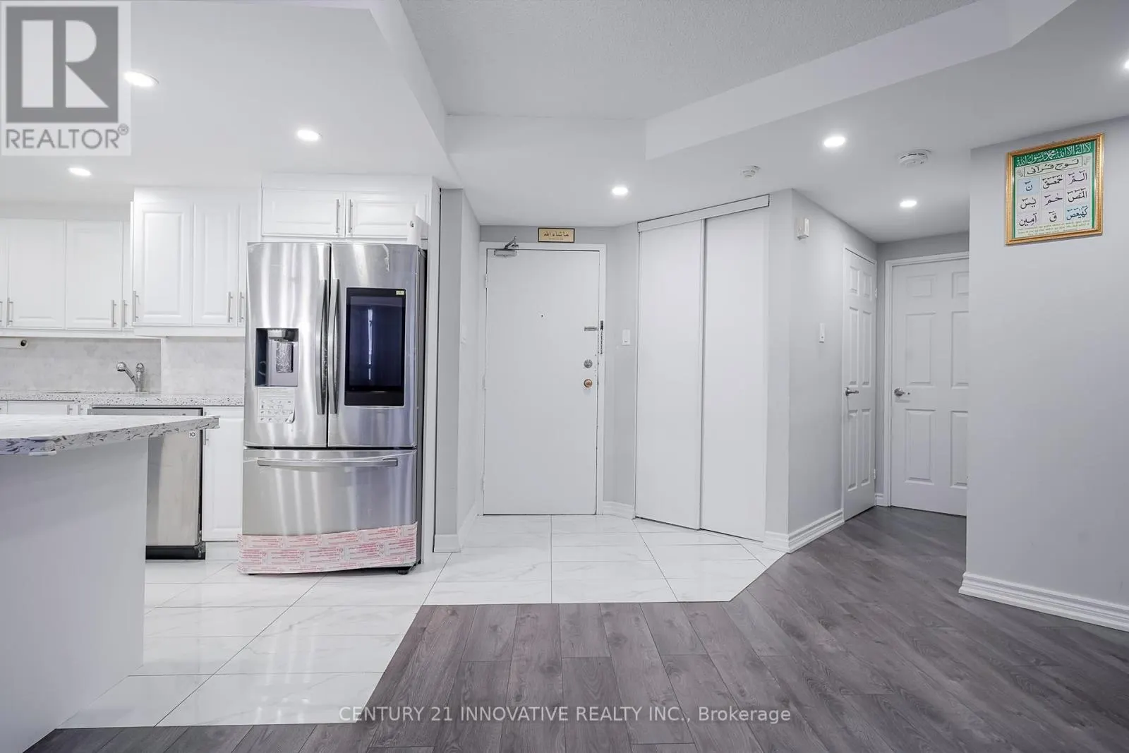 205 - 5580 SHEPPARD AVENUE E