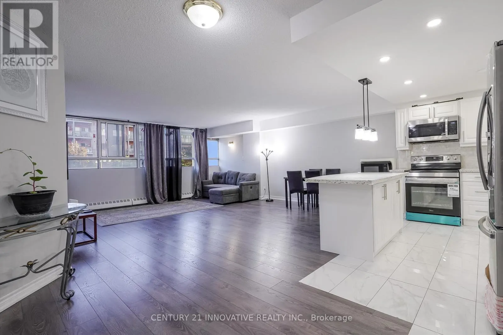 205 - 5580 SHEPPARD AVENUE E