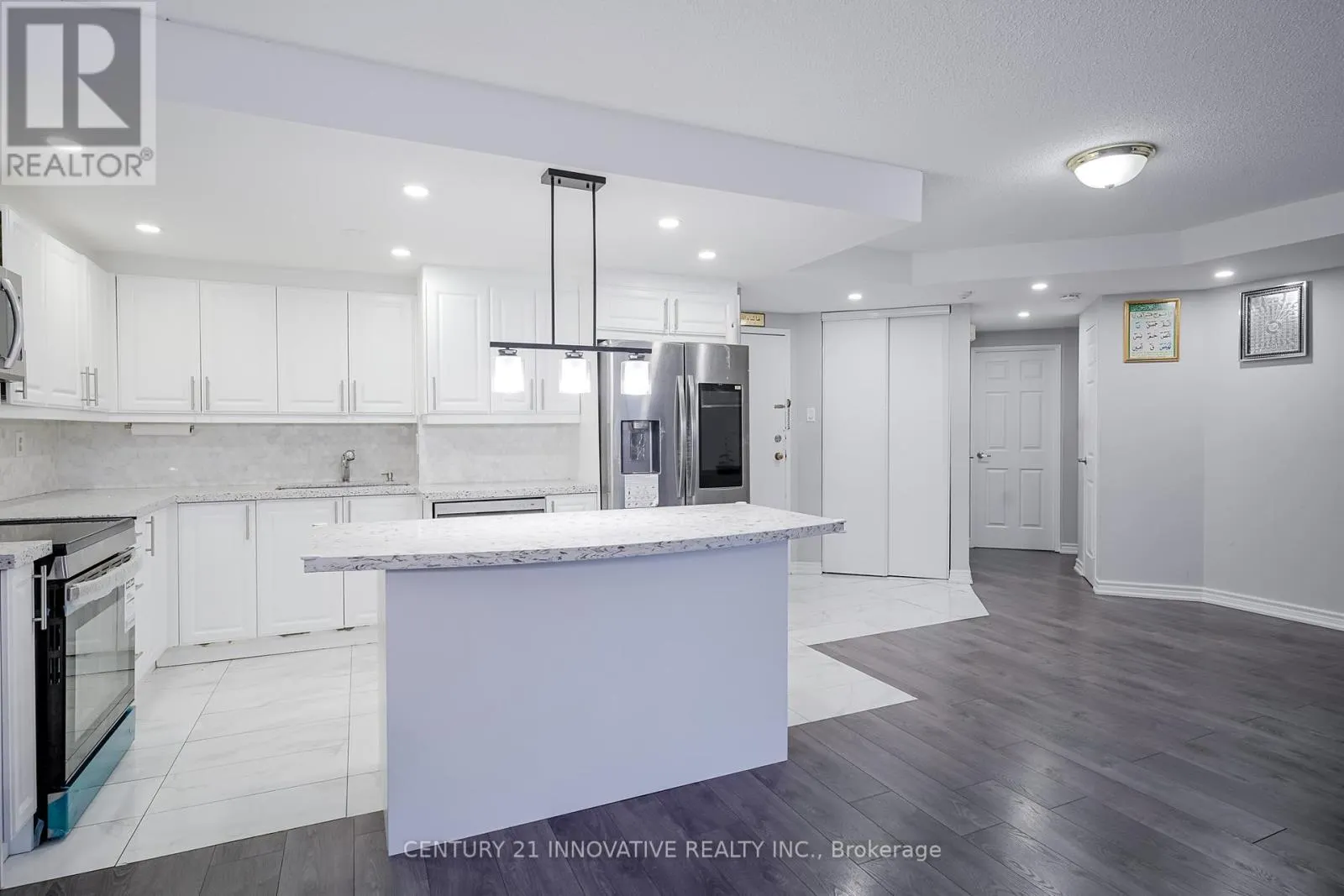 205 - 5580 SHEPPARD AVENUE E