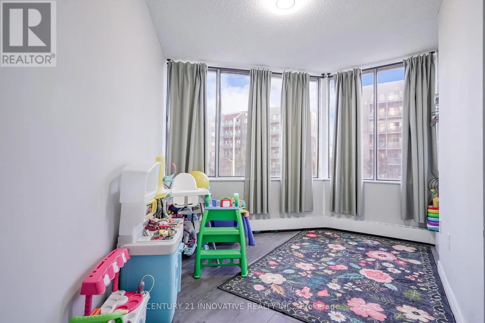 205 - 5580 SHEPPARD AVENUE E