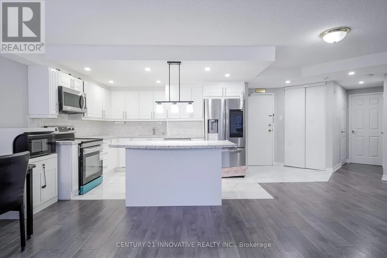 205 - 5580 SHEPPARD AVENUE E