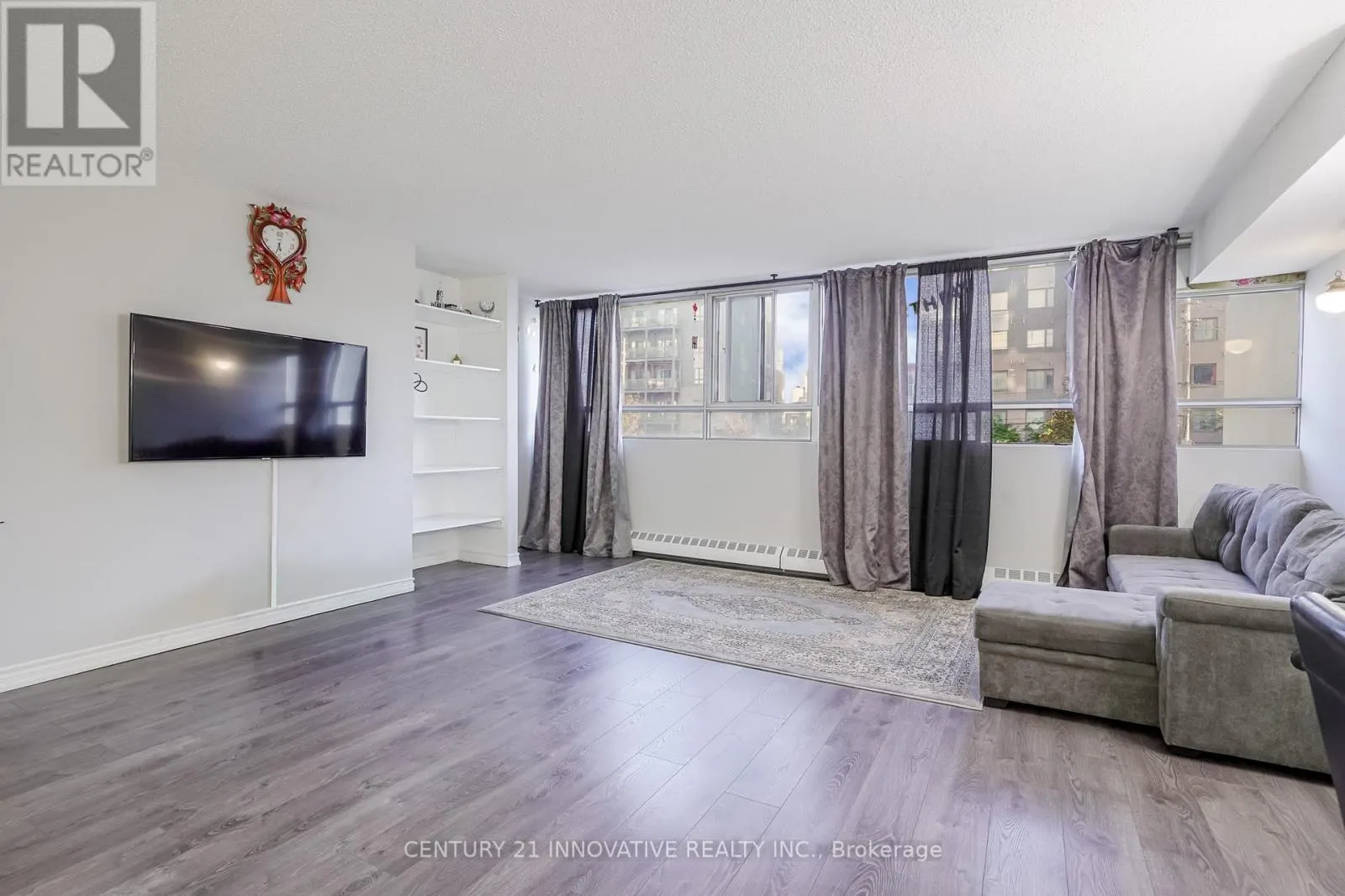 205 - 5580 SHEPPARD AVENUE E