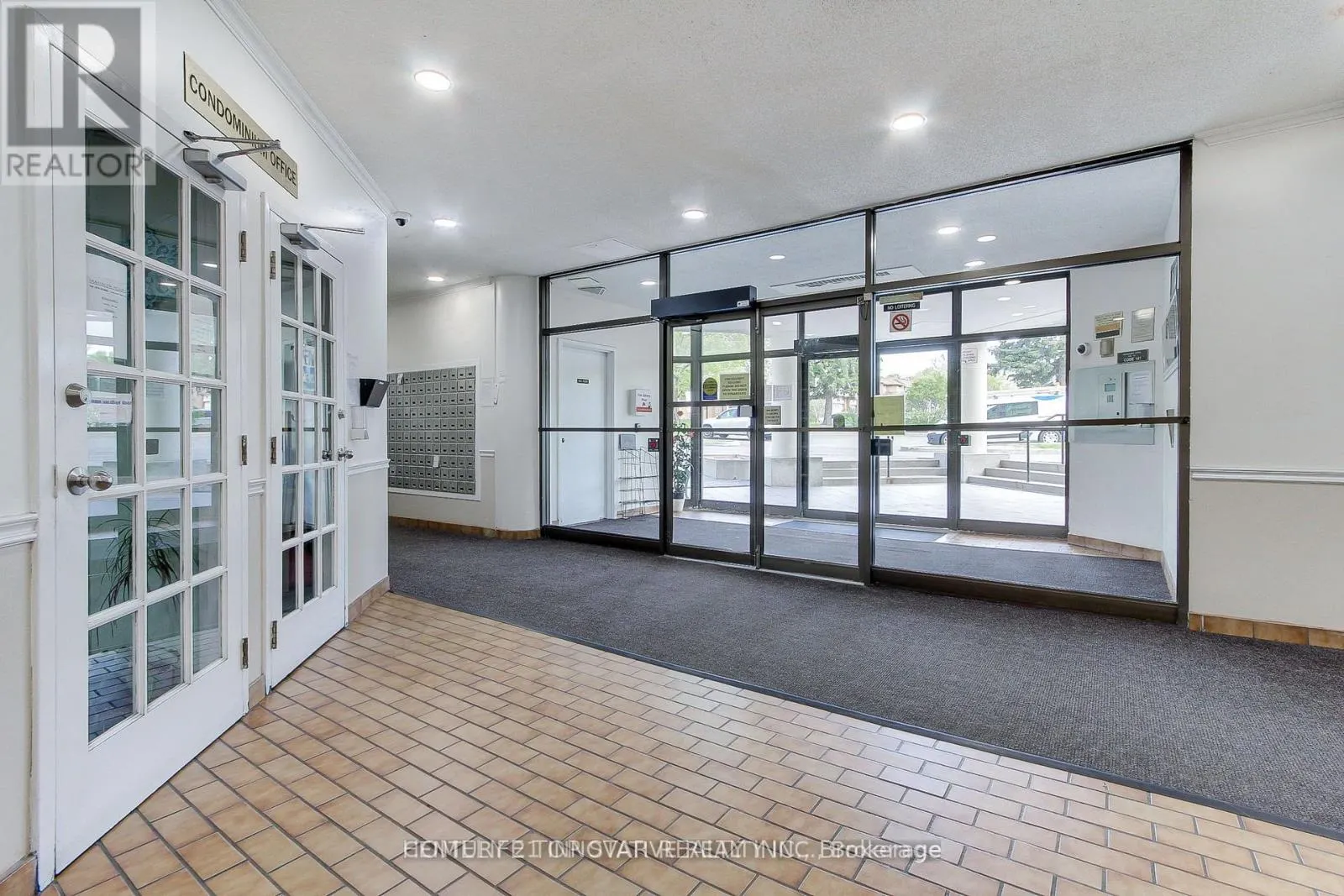 205 - 5580 SHEPPARD AVENUE E