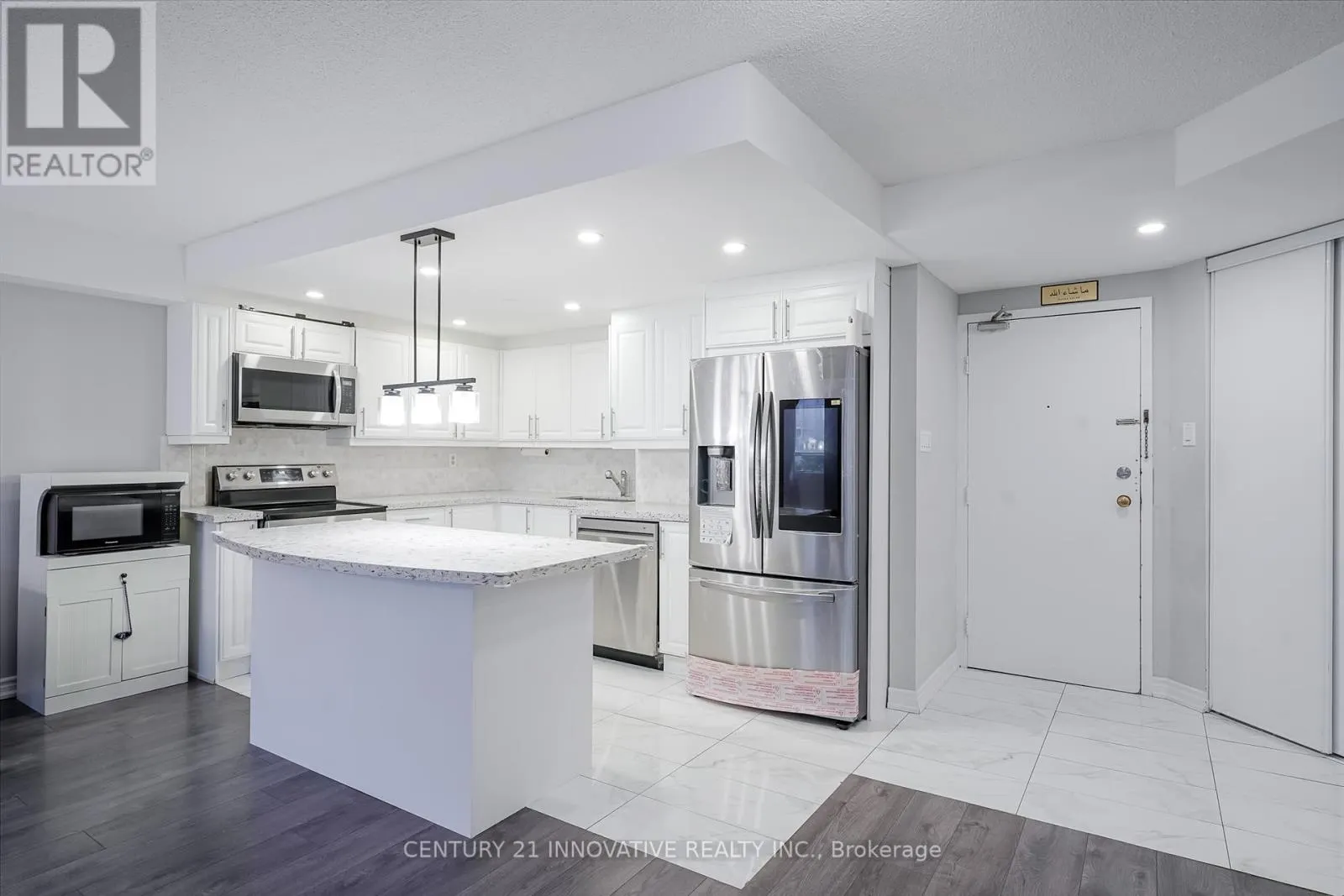 205 - 5580 SHEPPARD AVENUE E