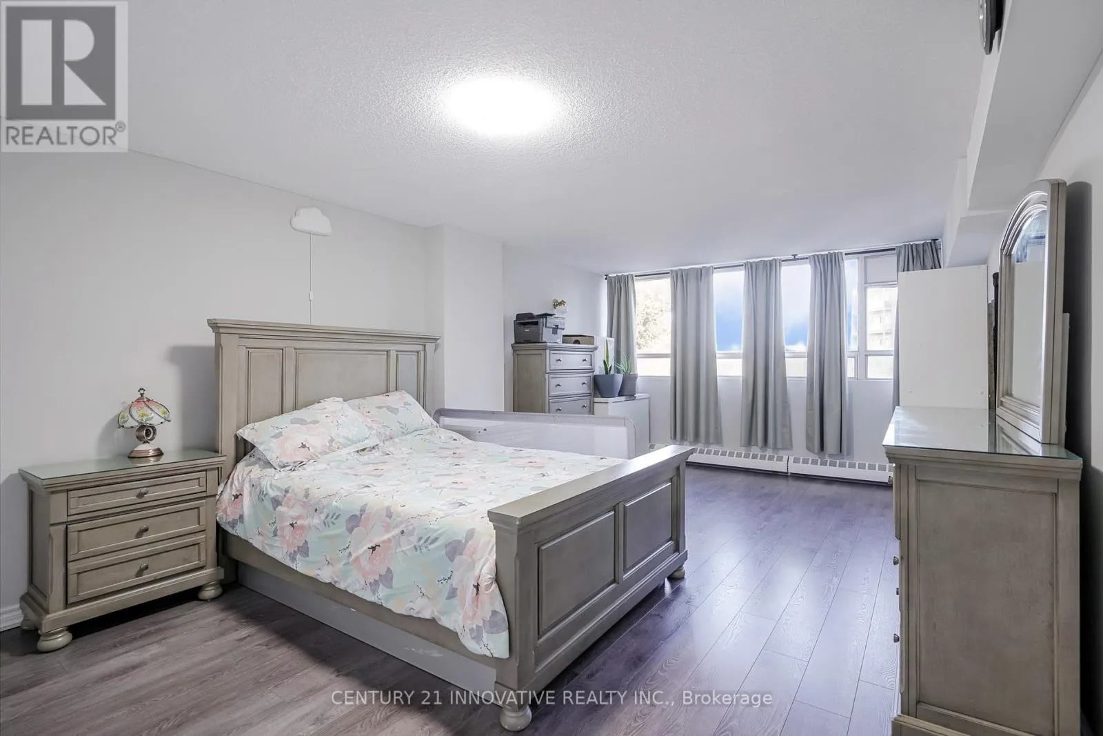 205 - 5580 SHEPPARD AVENUE E
