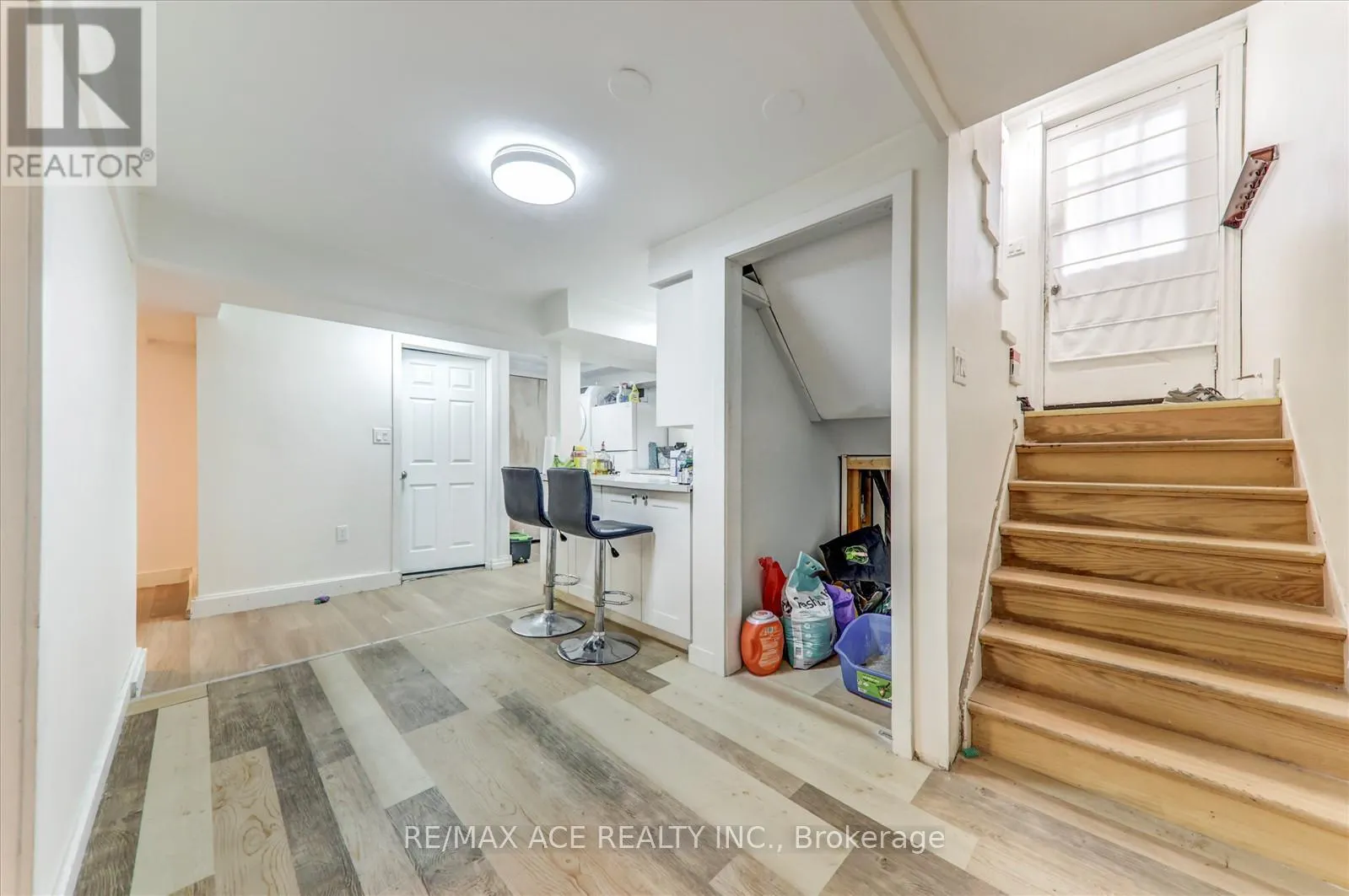 646 PERCIVAL COURT N
