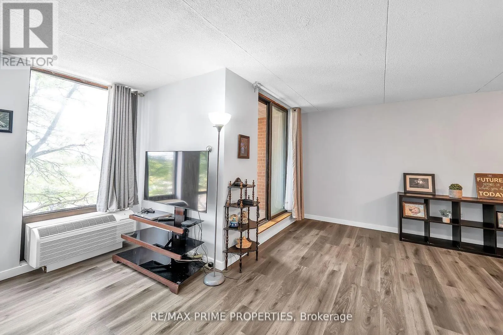 302 - 1535 DIEFENBAKER COURT